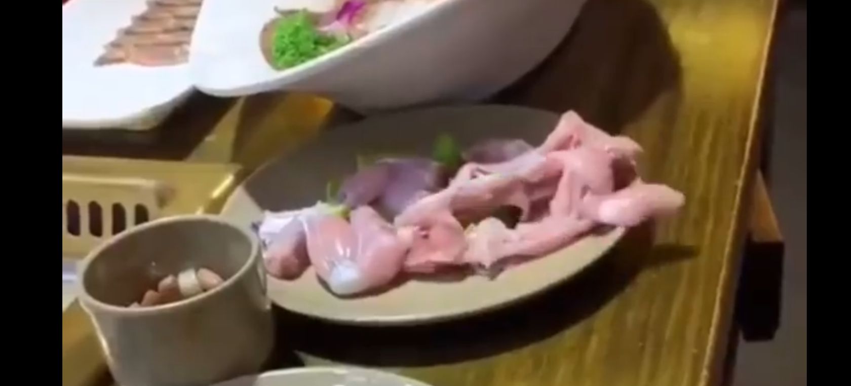 pollo crudo viral