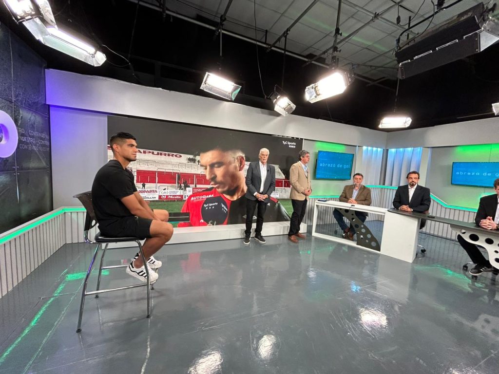 Hernán Lopes en el estudio de Canal VEO.