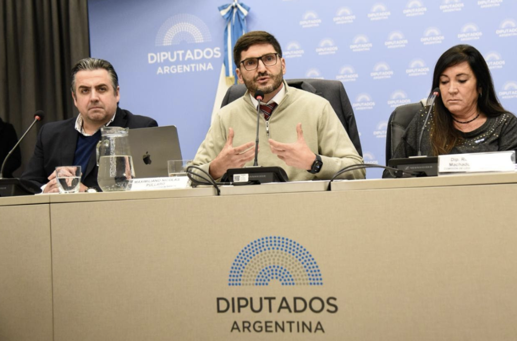 En el Congreso, el gobernador de Santa Fe respladó el proyecto de Ley Anti Mafias.