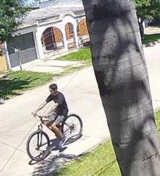 Jeremías fue visto por última vez en bicicleta en barrio Sur de Santa Fe